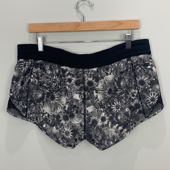 Lululemon Original Hotty Hot Short- Black Angel Wing - Picture 4 of 14